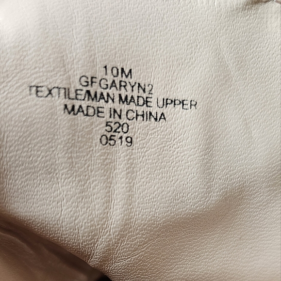 Guess Boots ✨️Almost New✨️ - Picture 3 of 13